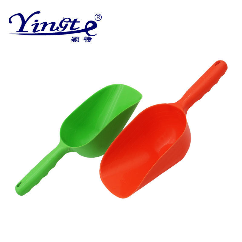 Why a Large Pet Food Scoop Ends Portion Guesswork