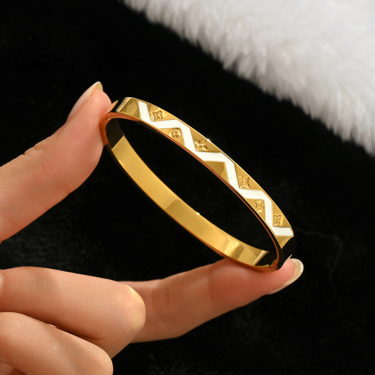 7e42cff2-835a-439b-b9a8-526b8221970b