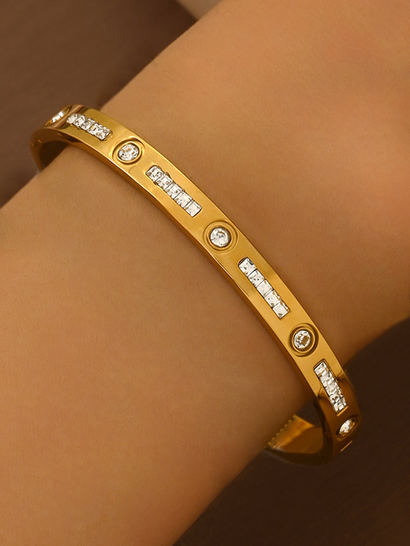 8005af91-c840-4d12-8877-51e70bb5bcb3